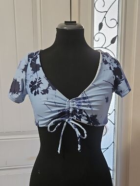 Unbranded Blue Tie-dye Short Sleeve Ruched Front Cropped Swimsuit Top M